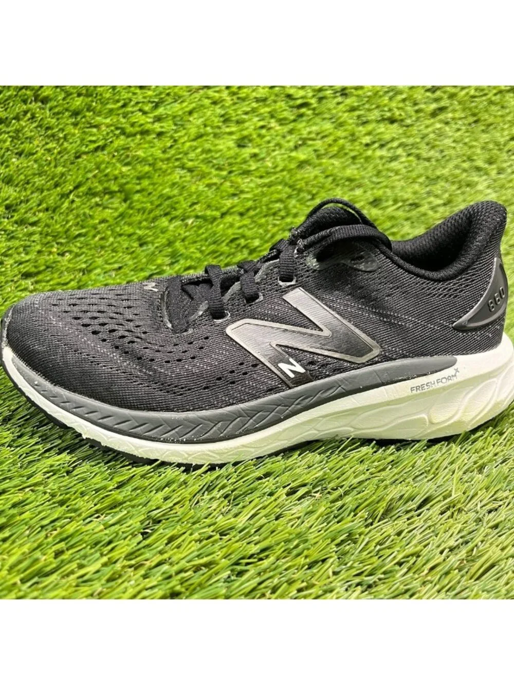 New Balance Fresh Foam X860v13 Boys Size 2Y Black White Running Shoes Sneakers